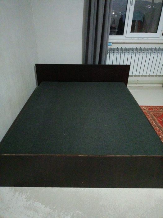 Кровать вместе с матрассом