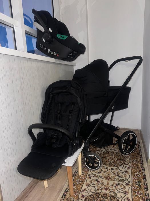 Продается коляска от бренда cybex