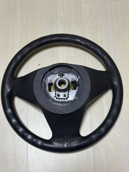 М Руль на BMW E60 дорест