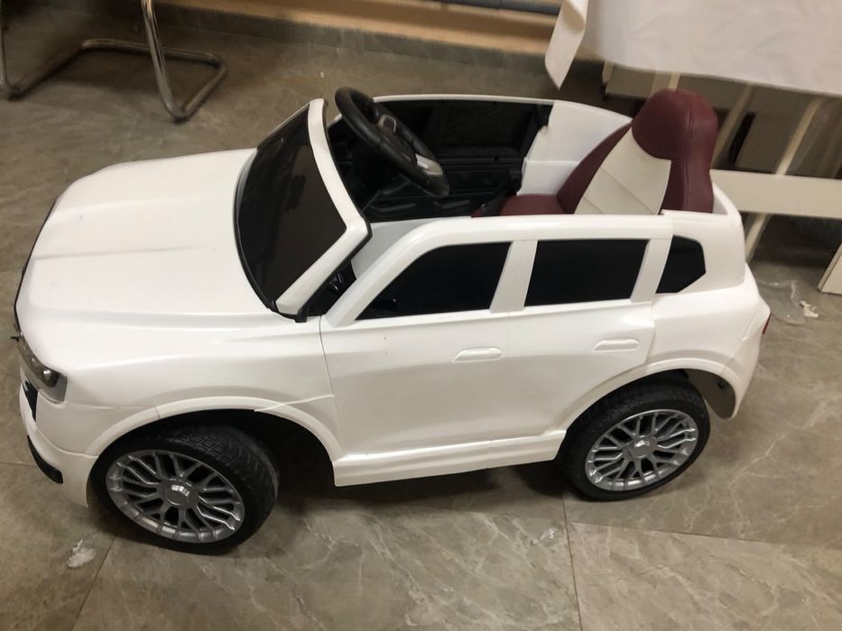 Детская машина toyota