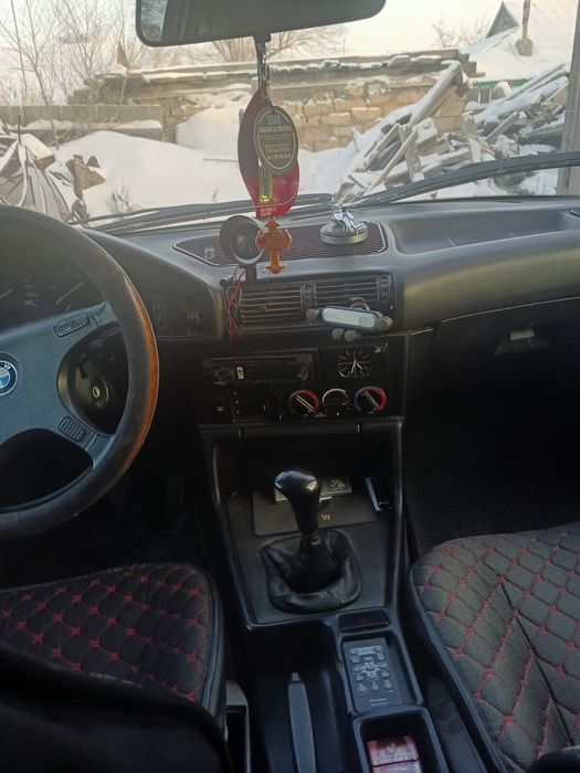 Продам BMW е-34. 520