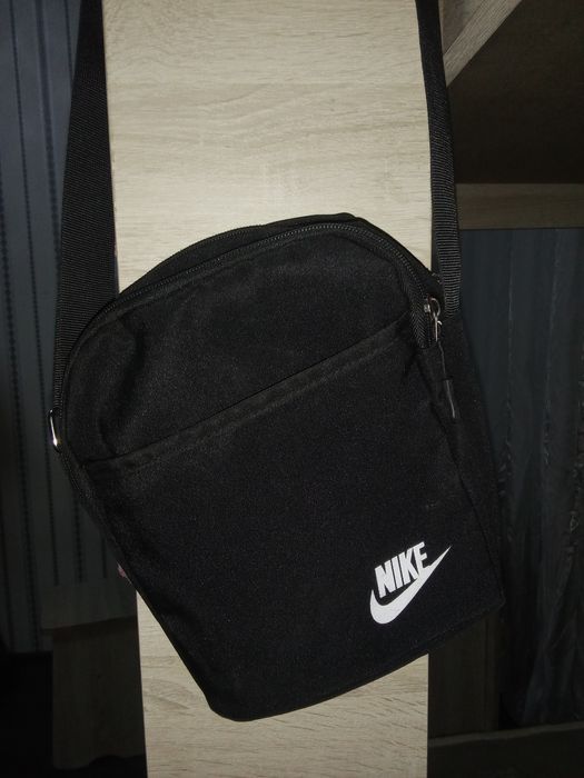 Барсетка Найк                      .