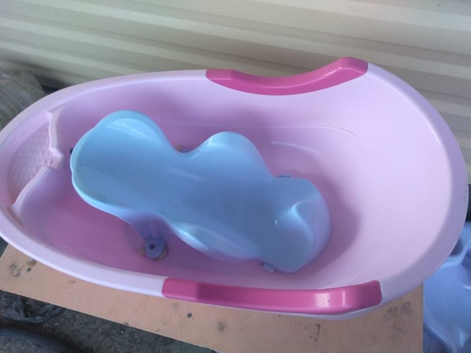 Продам ванночку для купания младенцев