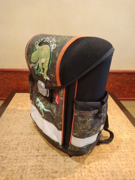 Ергономична ученическа раница-кутия Belmil