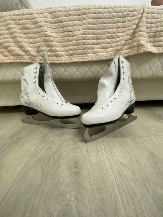 Коньки в хорошем состоянии. Размер 39