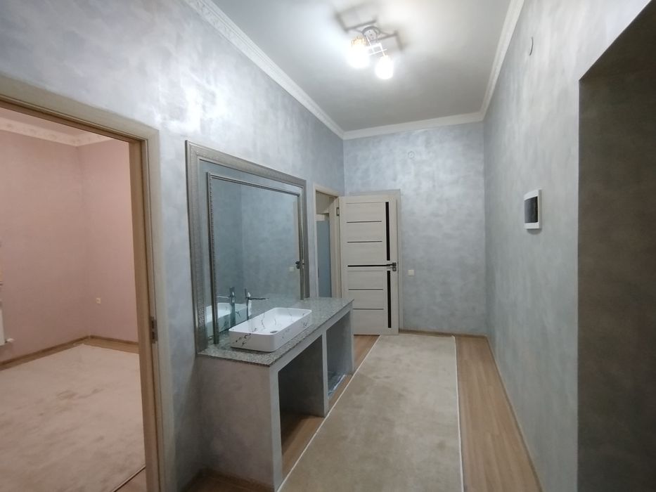 Урганч шахрида 1 каватда 2 хонали квартира ижарага берилади