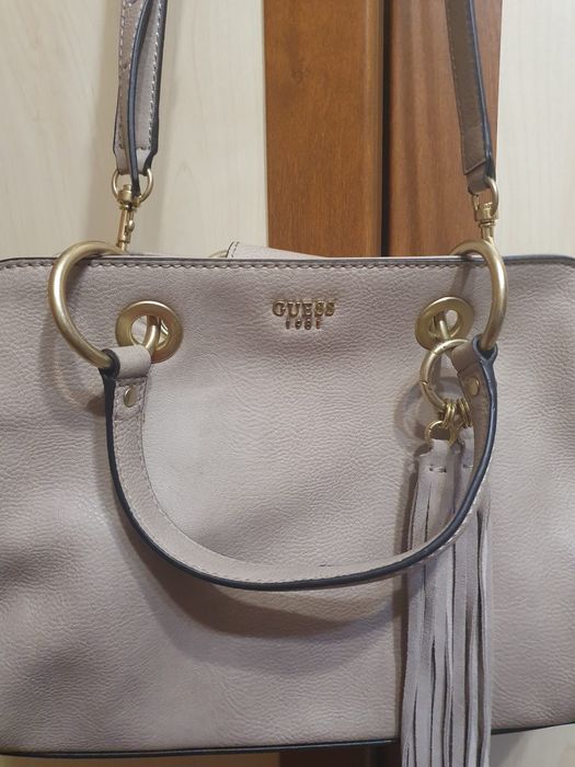 Geanta de umar Guess