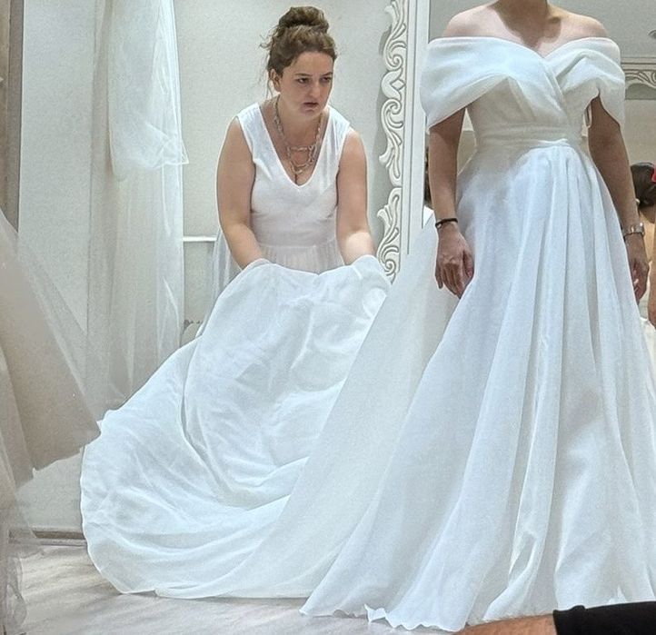 NOU cu eticheta! S/M/L- Rochie de mireasa/printesa din Turcia/Istambul