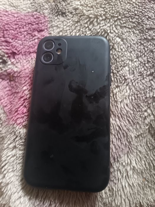 Vând două telefoane pentru piese