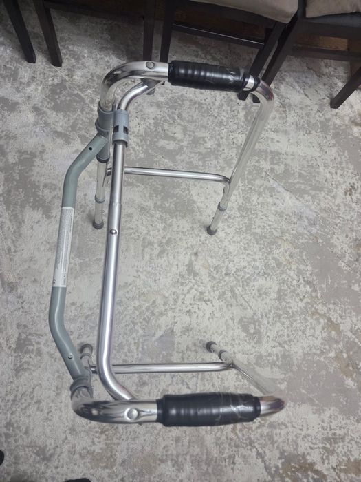 Продам ходунок на КШТ