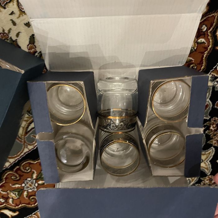 Рюмки, бокалы, вазы