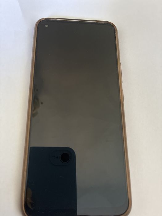 Vand telefon Realme 8 4G cu ecran spart(necesita inlocuirea ecranului).