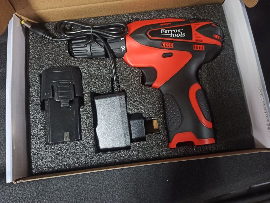 Нов Акумулаторен винтоверт с батерия и зарядно