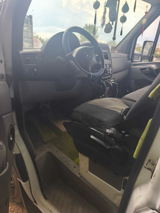 Autoutilitara Mercedes sprinter