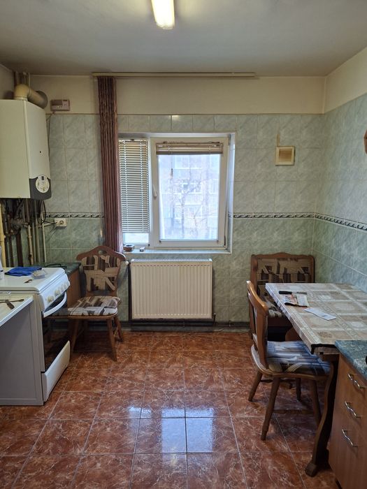 Apartament de închiriat,str Pecineaga,et 2,complet mobilat