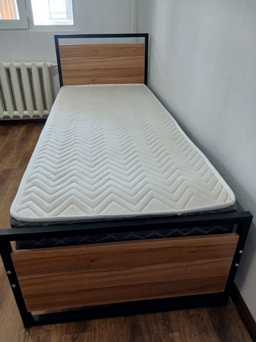 Loft krovat matras bilan