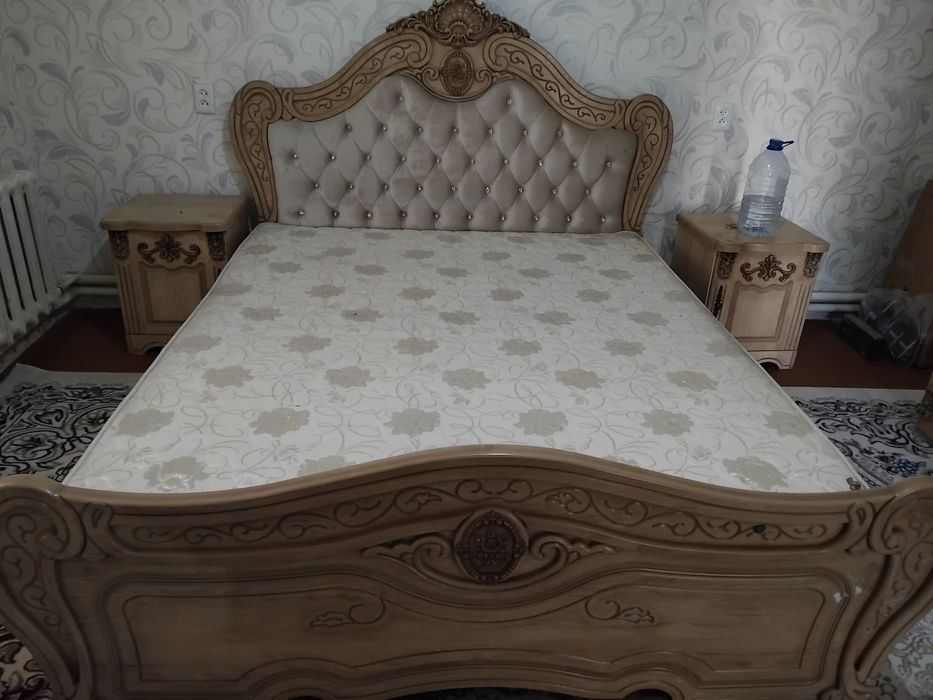 Spalniy garnitur yangidek