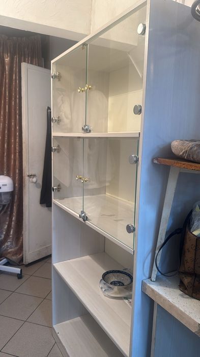 Продаётся шкаф для салонов красоты.