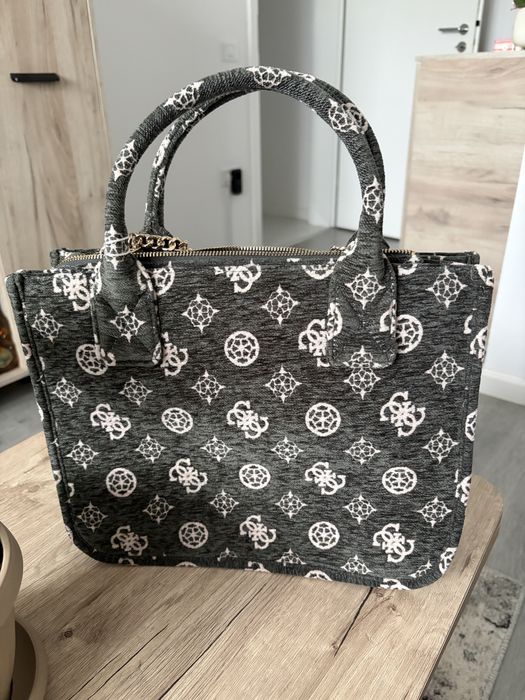 Guess Woman Handbag Sevye Compartment Tote Green