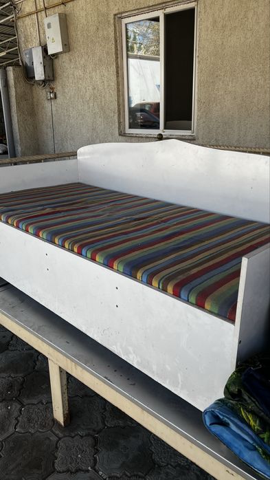 Кровать спальня