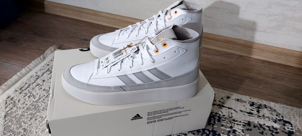 Кроссовки новые Adidas размер 43- 44