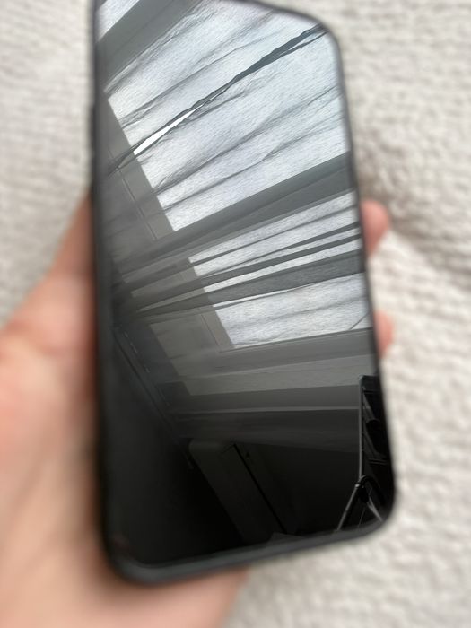 Iphone 13, Midnight, 128 GB, baterie 89%.