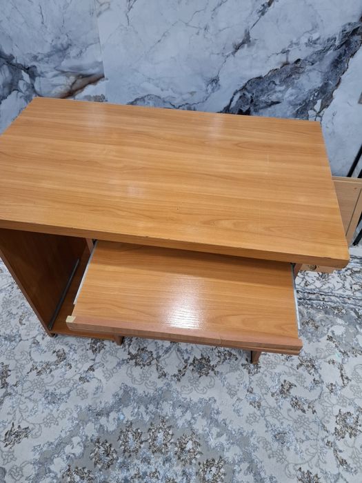 Продаётся компьютерный стол