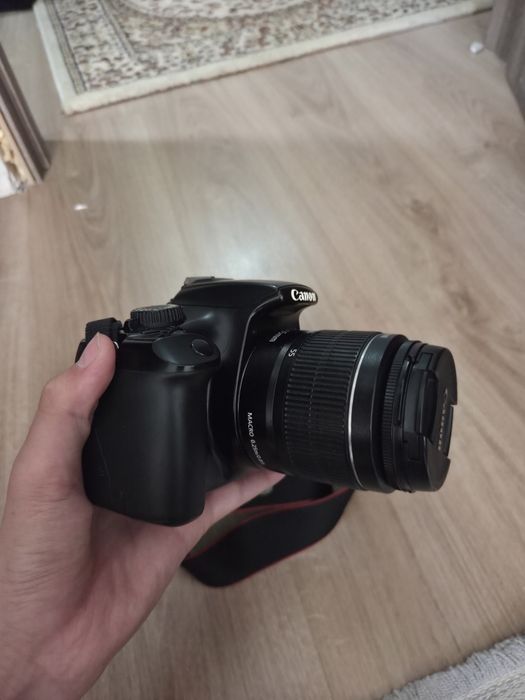 Фотокамера Canon EOS 1100D