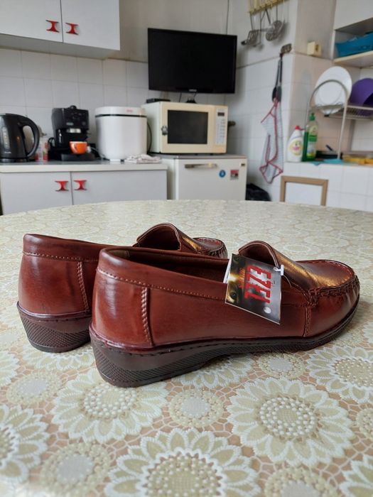 Три чифта нови есенно-зимни дамски обувки N39 и 41