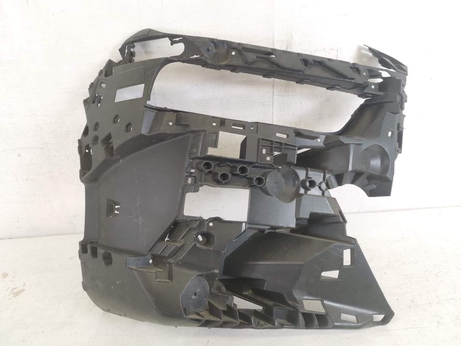 Дясна предна броня конзола / Desna predna bronya konzola BMW i7 G70 M