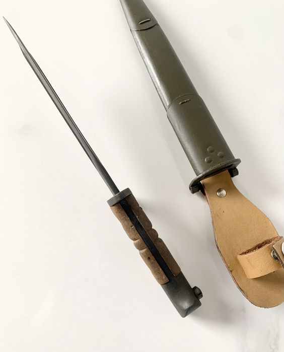 Baioneta originala din primul razboi mondial 1917 veche de colectie