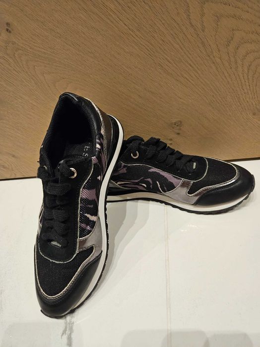 Guess оригинални/ 37