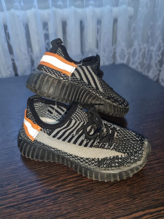 Продам детскую обувь,разное.