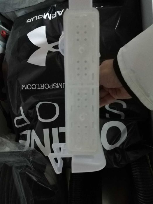 Поставка за ъглова стена