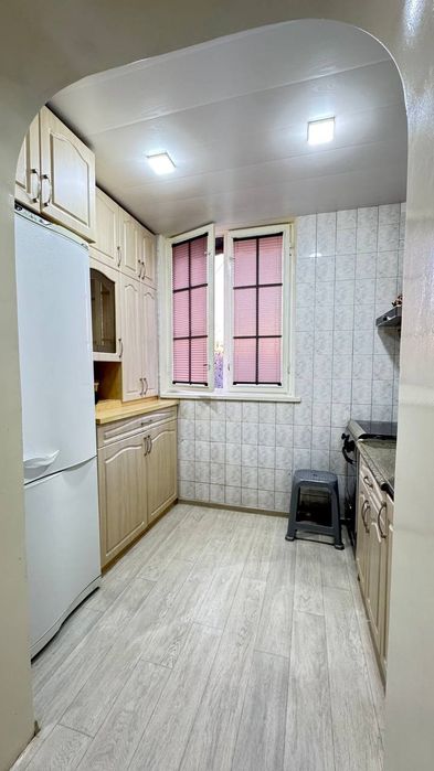 Продаётся 2х-комн квартира 2/3/4 кирпичный дом, 77 серия