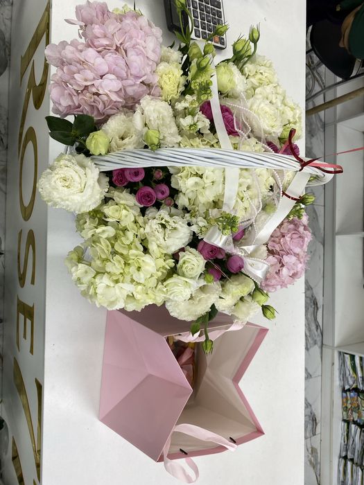 Цветы доставка есть!