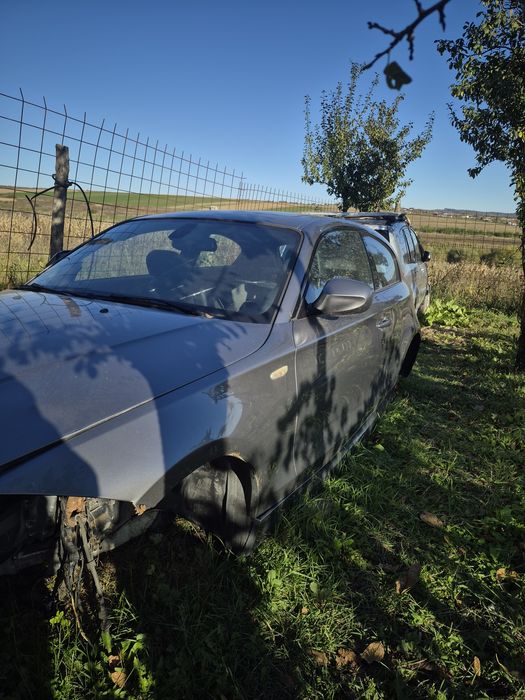 Vand/Dezmembrez bmw seria 1 123d