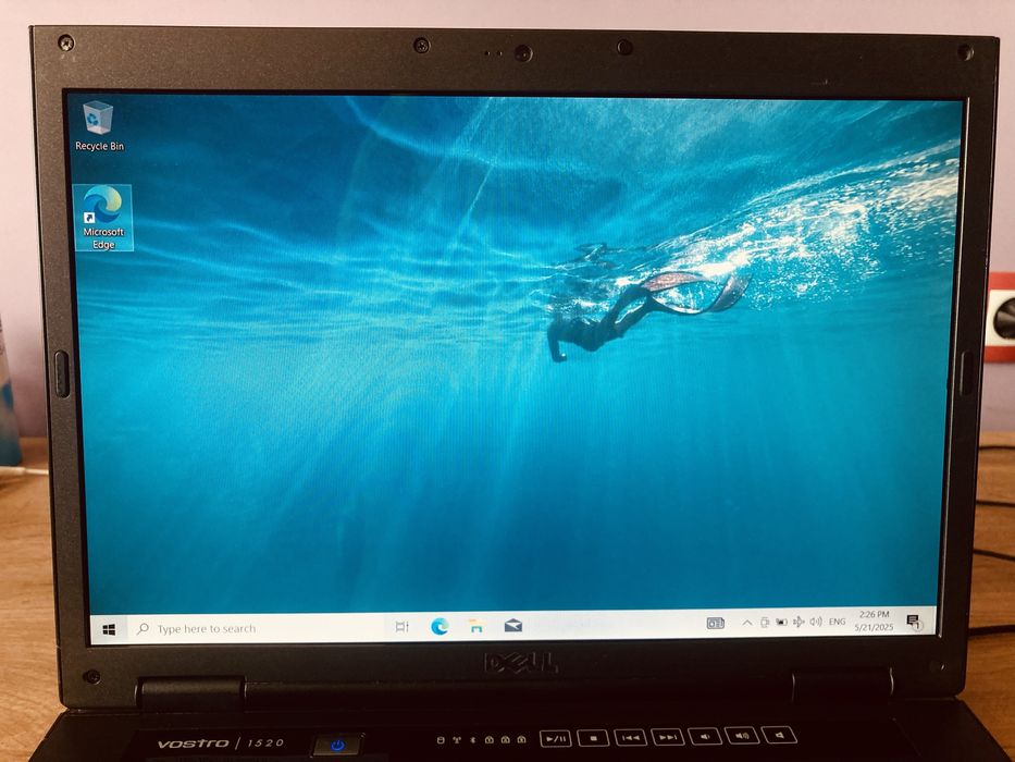 реновиран лаптоп+подарък 1tb флашка!