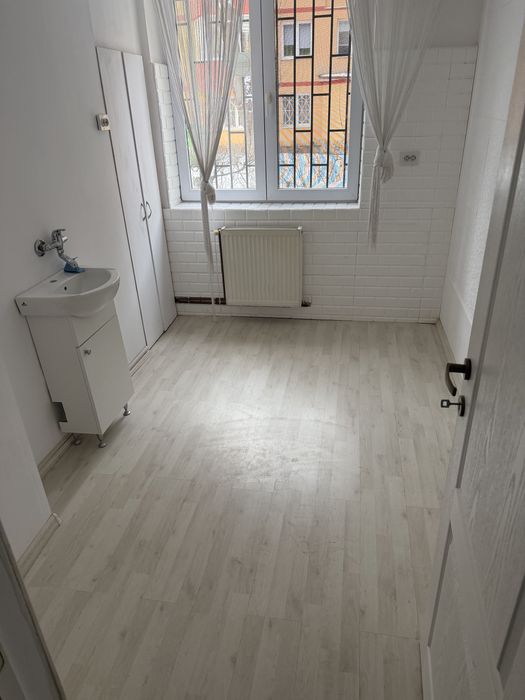 Inchiriez Spatiu Comercial -Birouri  Str 15 Noiebrie