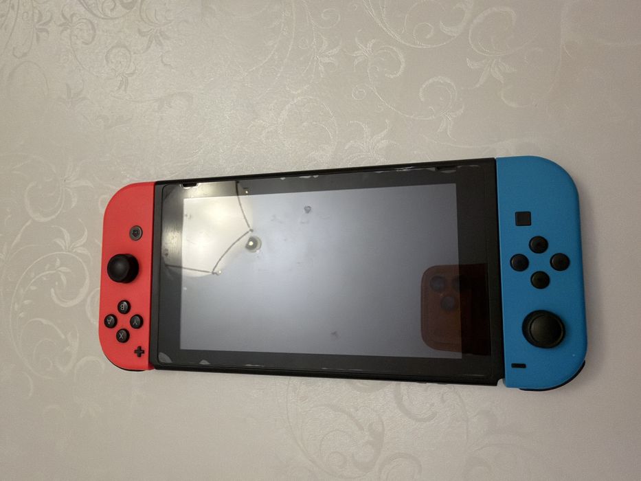 Продам Ninrendo SWITCH б/у