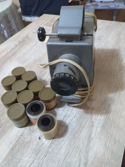 Фильмоскоп с диафильмами