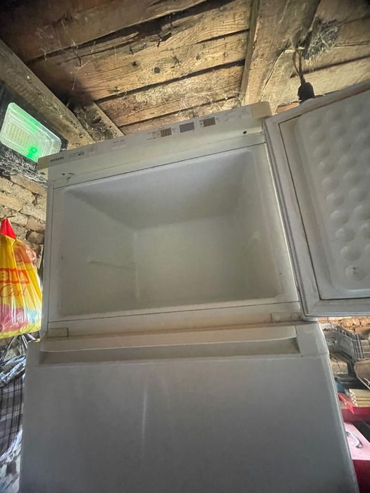 Продавам   Голям хладилник.Русе