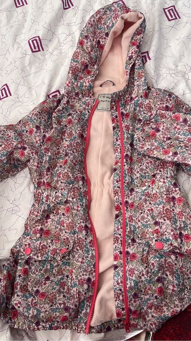 Продам детские курточки пальто