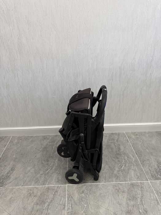 Продам прогулочную коляску