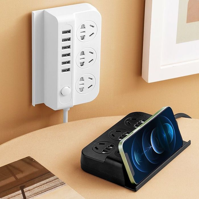Удлинитель 3-в-1 с USB и подставкой для телефона
Организуйте зарядку в