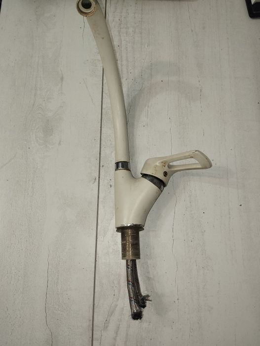 Смеситель для ванной.