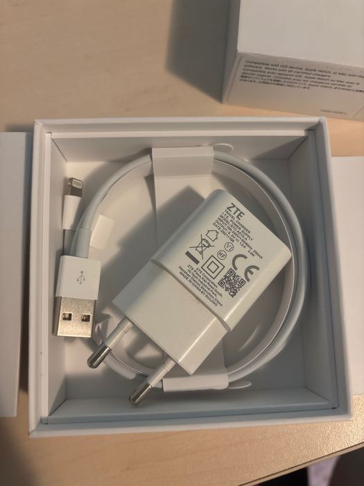 AirPods 2 iPhone слушалки