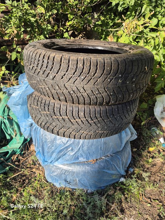 Шины зимние 235/65 R17