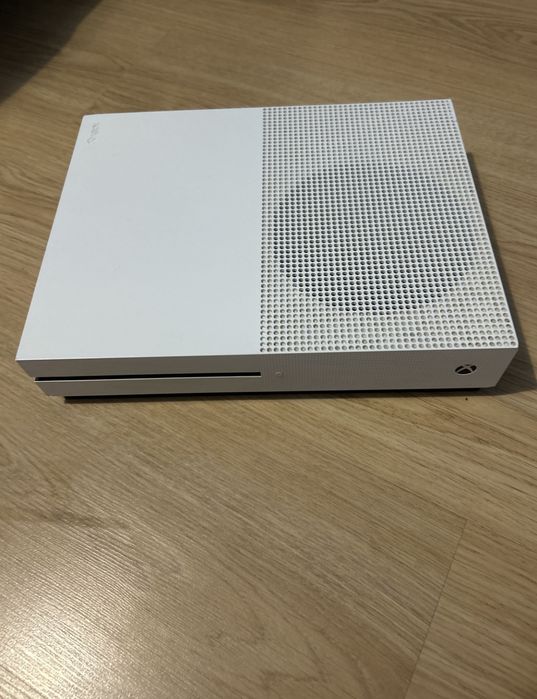 Vând volan gaming series cu Xbox series s