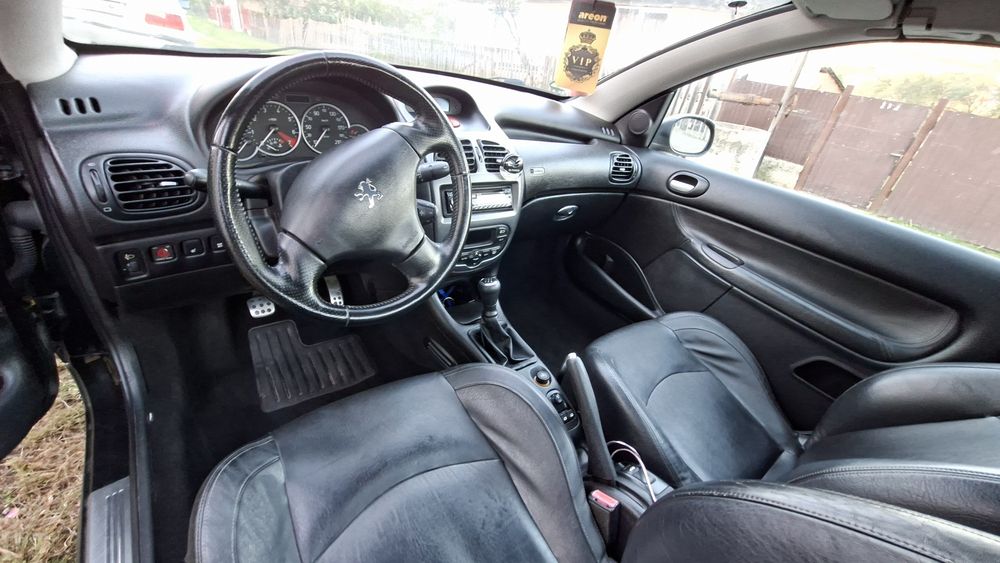 Vând Peugeot 206 Cc